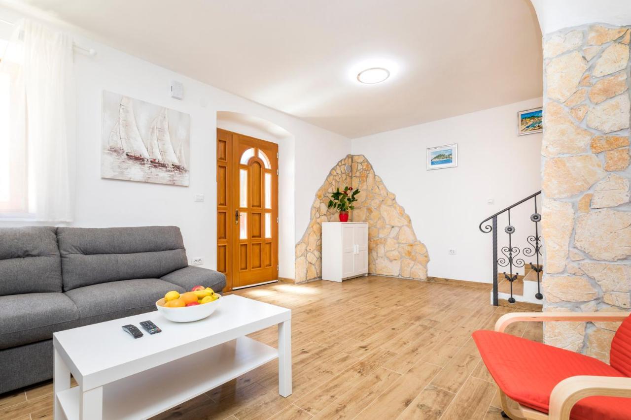 Vacation House Orange Veli Lošinj Exterior foto